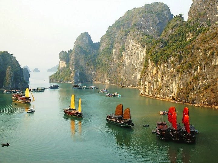 The-beauty-of-Halong-Bay-in-Vietnam_17