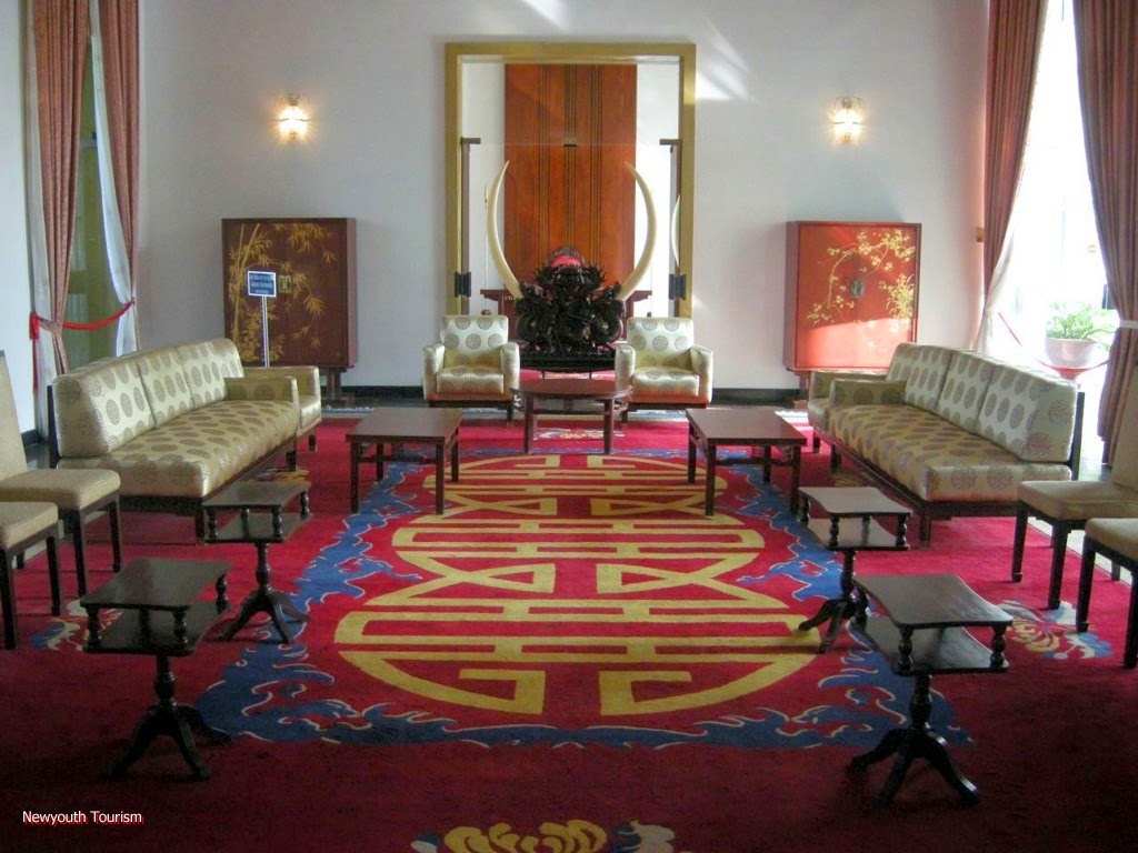 A_visit_to_Saigons_time_capsule_-_Independence_Palace_10