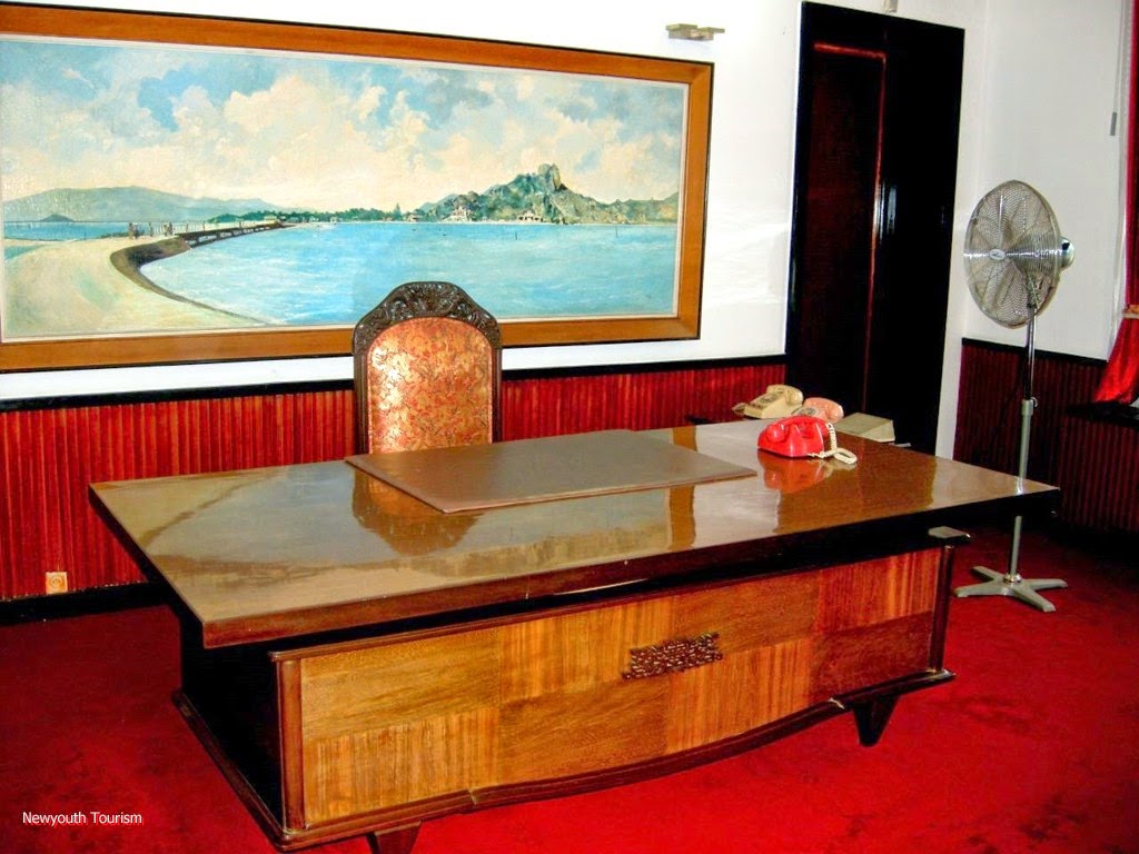 A_visit_to_Saigons_time_capsule_-_Independence_Palace_11