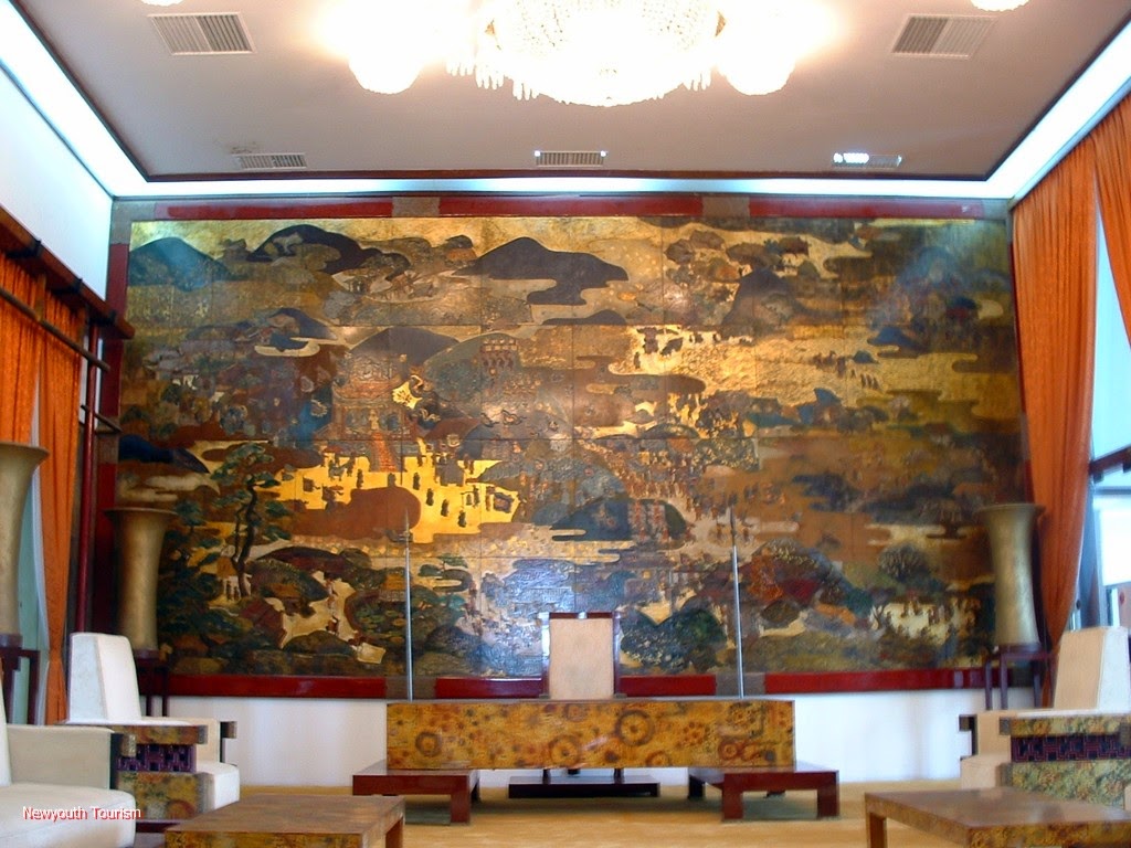 A_visit_to_Saigons_time_capsule_-_Independence_Palace_12