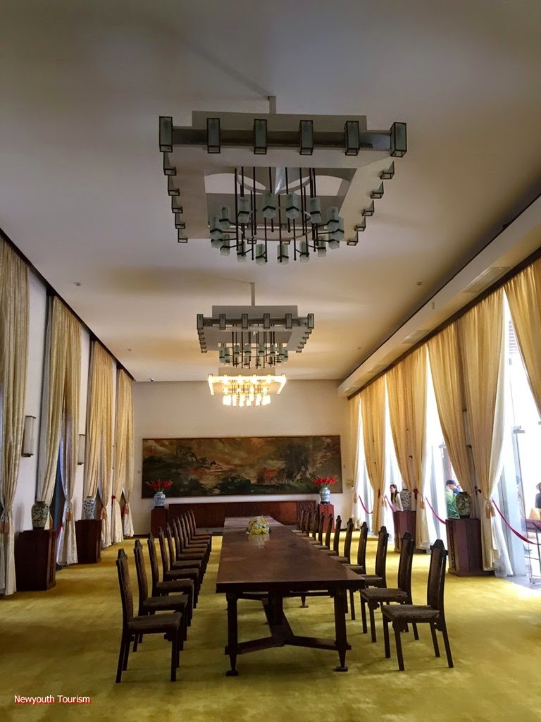 A_visit_to_Saigons_time_capsule_-_Independence_Palace_5