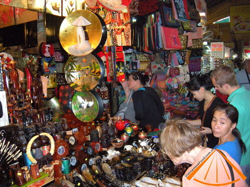 Ben Thanh Market in Ho Chi Minh 04