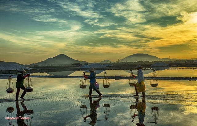 The-Salt-Fields_Near_Nha-Trang-Beach-city-Vietnam-07