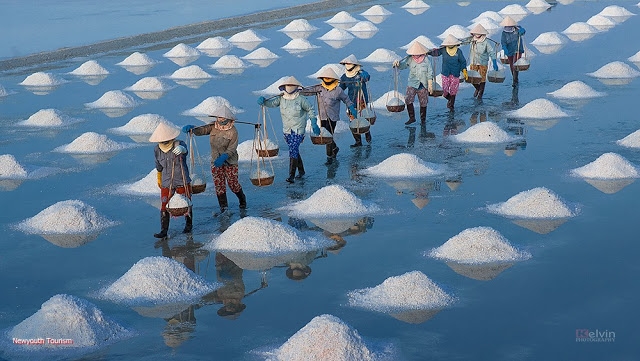 The-Salt-Fields_Near_Nha-Trang-Beach-city-Vietnam-15