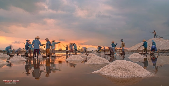 The-Salt-Fields_Near_Nha-Trang-Beach-city-Vietnam-19