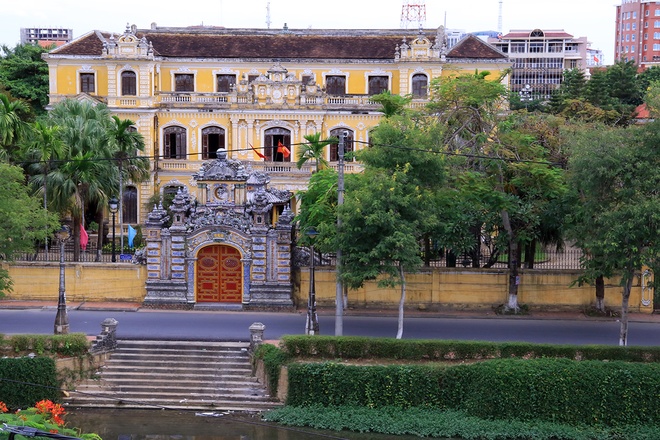  Inside the palace of Vietnam’s last king